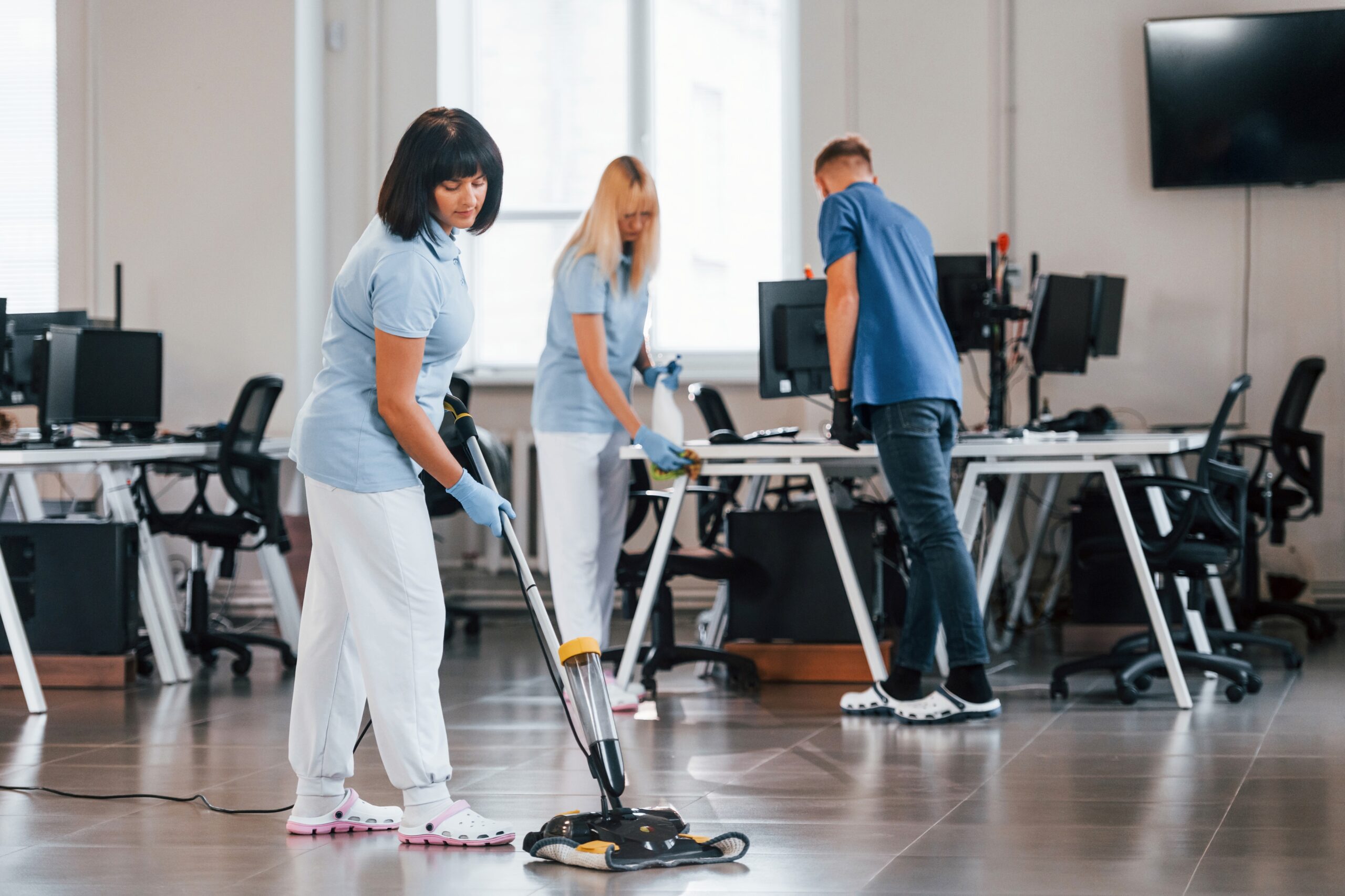 Deep Cleaning vs. Green Cleaning: Understanding Your Office Cleaning Options in Toronto